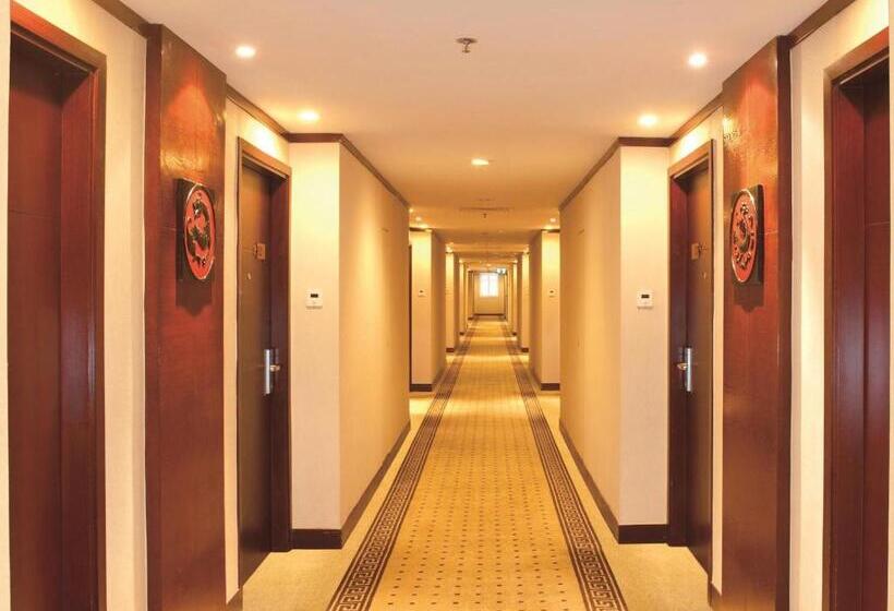 اتاق لوکس, Emperor