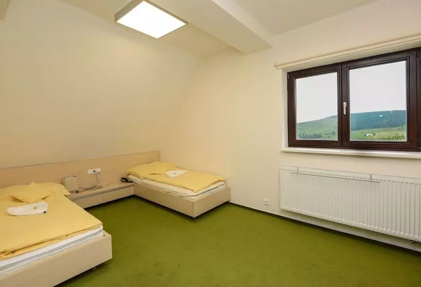 Perhehuone, Horský Hotel Friesovy Boudy