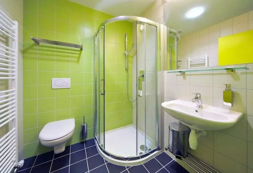 Perhehuone, Horský Hotel Friesovy Boudy