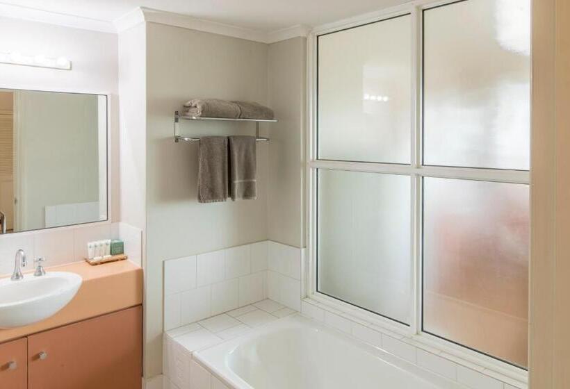 스위트, Moonlight Bay Suites