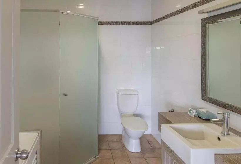 2 Bedroom Apartment with Views, Moonlight Bay Suites
