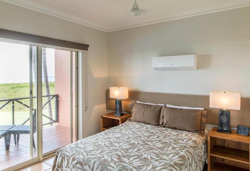 2 Bedroom Apartment with Views, Moonlight Bay Suites