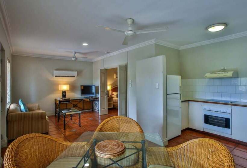 스위트, Moonlight Bay Suites