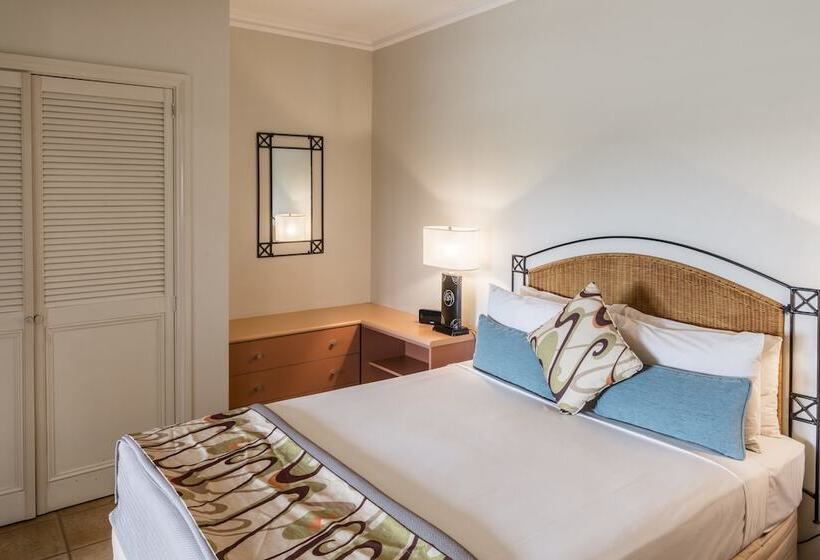سوییت, Moonlight Bay Suites