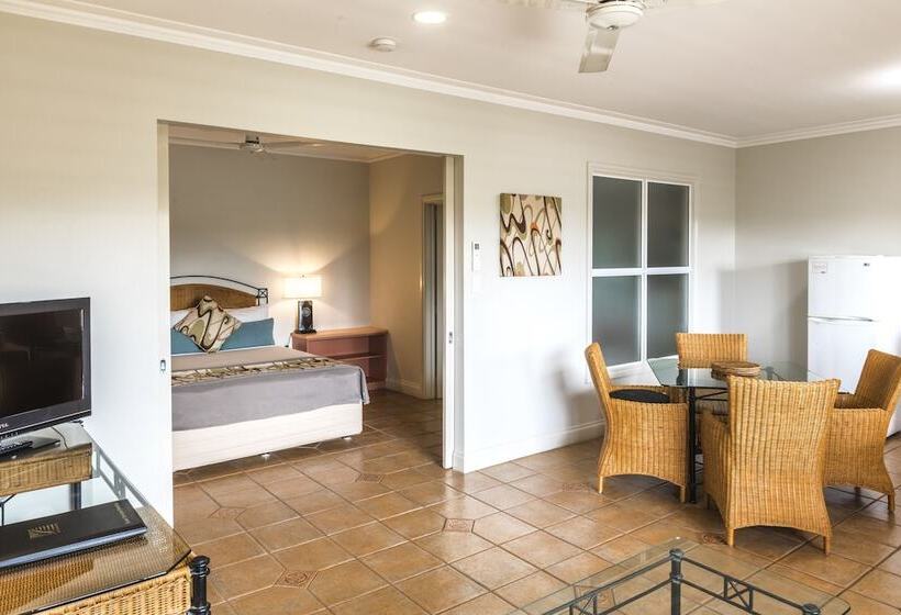 جناح, Moonlight Bay Suites