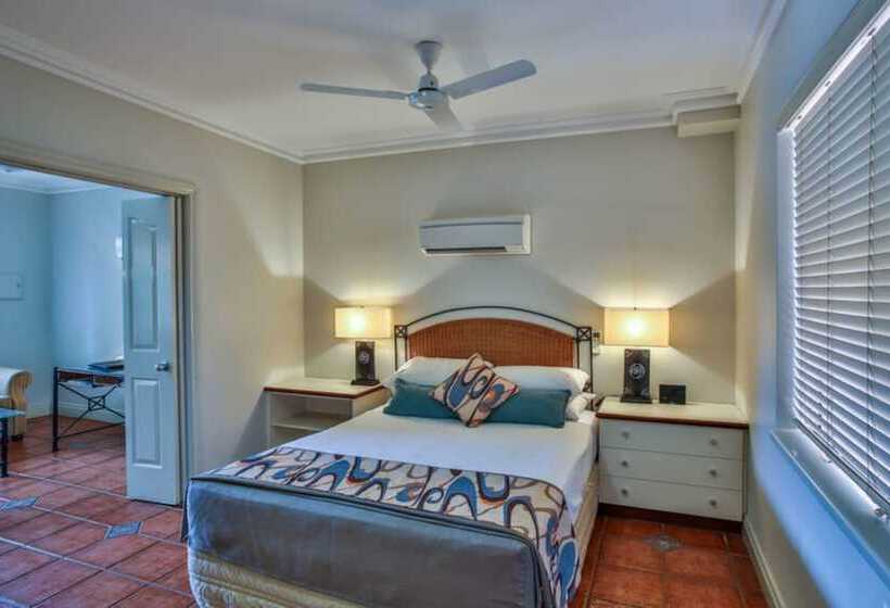스위트, Moonlight Bay Suites