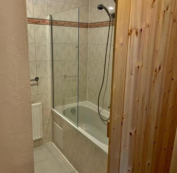 디럭스 룸, Radnice