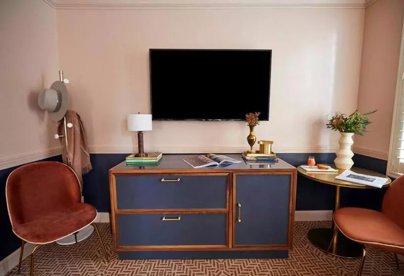 キングサイズベッドのスタンダードルーム, The Oliver Hotel Knoxville, By Oliver