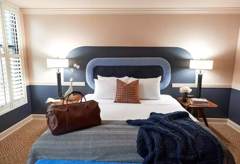 キングサイズベッドのデラックススイート, The Oliver Hotel Knoxville, By Oliver
