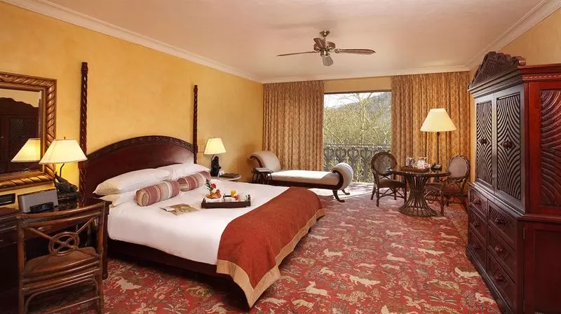 プールの見えるスーペリアルーム, The Palace Of The Lost City At Sun City Resort