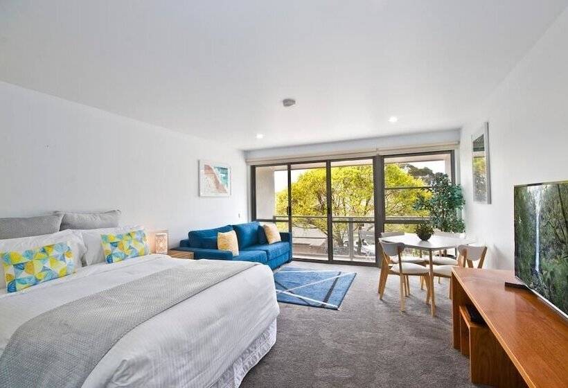 Студио Стандарт с Балконом, Lorne Bay View Motel