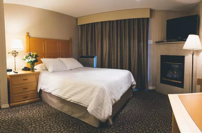 استودیوی استاندارد, Pinnacle Hotel Whistler
