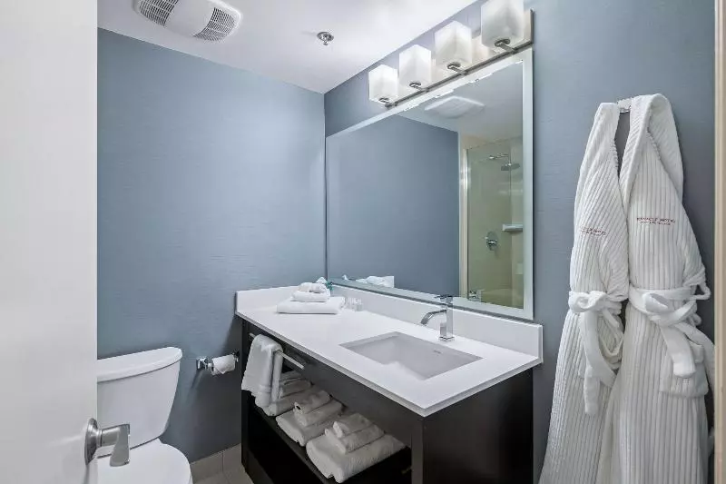استودیوی پریمیوم, Pinnacle Hotel Whistler