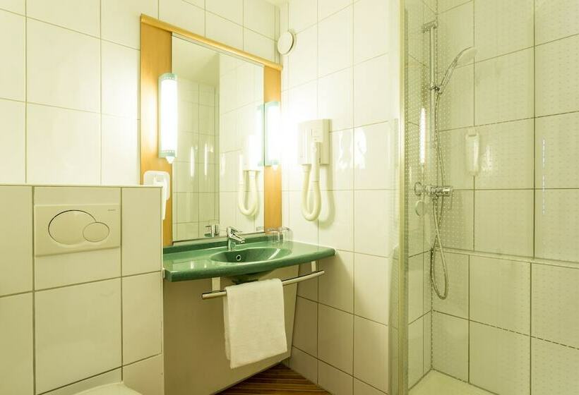 Номер Стандарт Трехместный, B&b Hotel Rothrist Olten