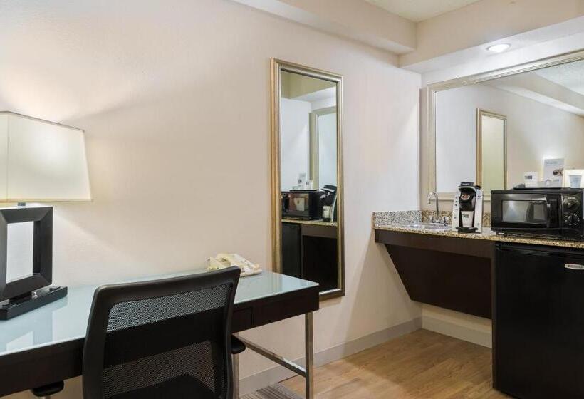 סוויטה מותאמת לאדם עם מוגבלויות, Holiday Inn Express Hotel & Suites Kendall East Miami, An Ihg