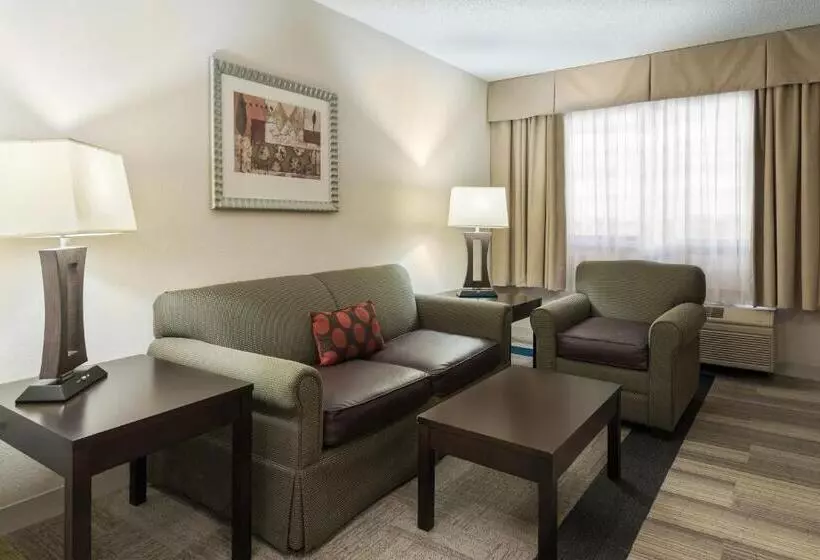 سوییت, Holiday Inn Express Hotel & Suites Kendall East Miami, An Ihg