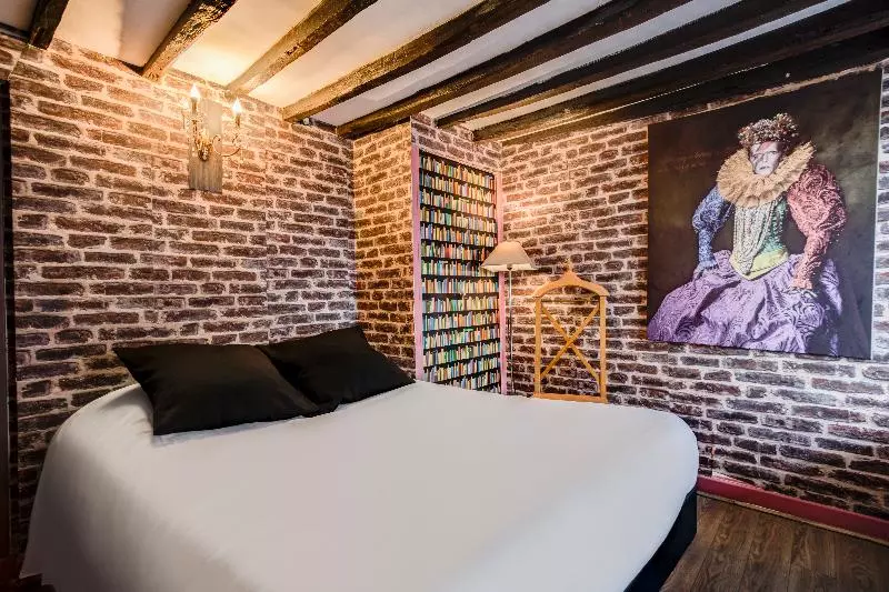 ファミリールーム, Absolute Hotel Paris République