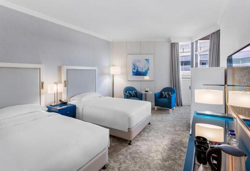 غرفة قياسية مزوَّدة بشُرفة, Beach Rotana   Abu Dhabi