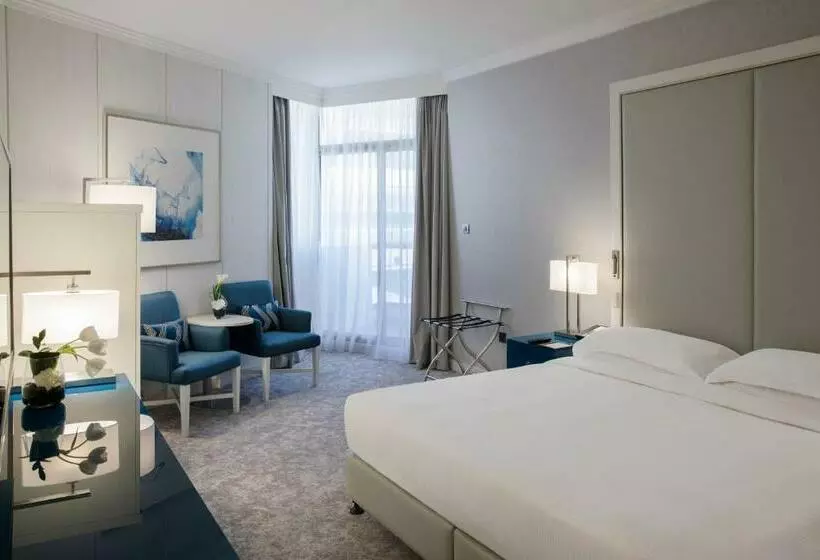 اتاق استاندارد با تخت بزرگ, Beach Rotana   Abu Dhabi