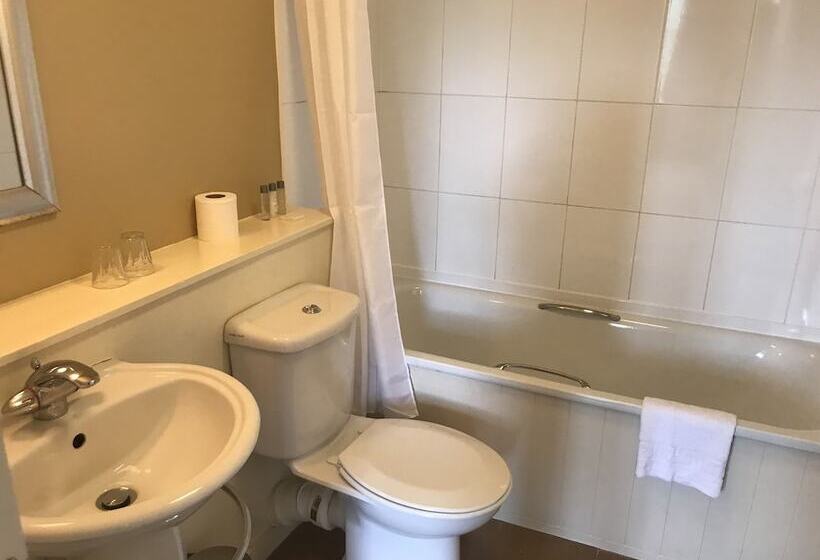 غرفة عائلية مطلّة علي الحديقة, Ben Wyvis