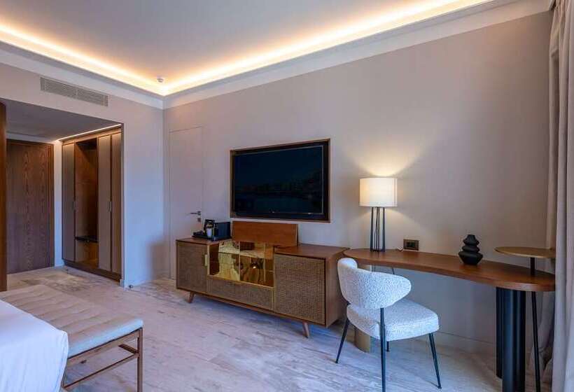 اتاق لوکس, Conrad Centennial Singapore