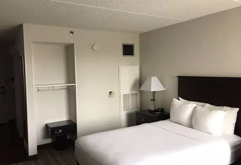 اتاق استاندارد برای معلولان, Doubletree By Hilton Hartford  Bradley Airport