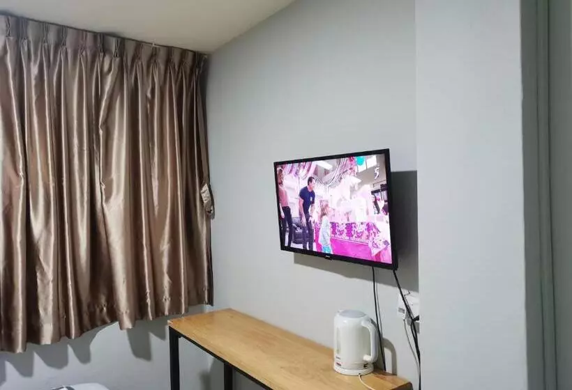 اتاق اکونومی, Haising