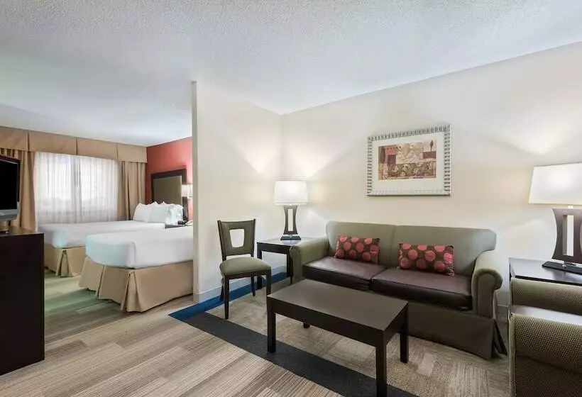سوییت, Holiday Inn Express Hotel & Suites Kendall East Miami, An Ihg
