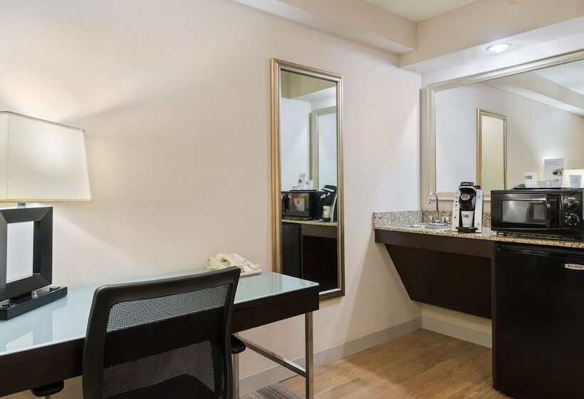 جناح لذوى الاحتياجات الخاصة, Holiday Inn Express Hotel & Suites Kendall East Miami, An Ihg