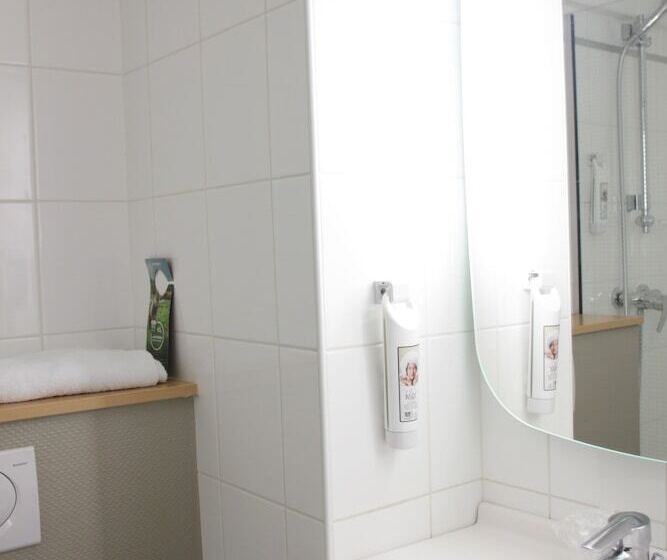 اتاق استاندارد, Ibis Paris Avenue Ditalie 13eme