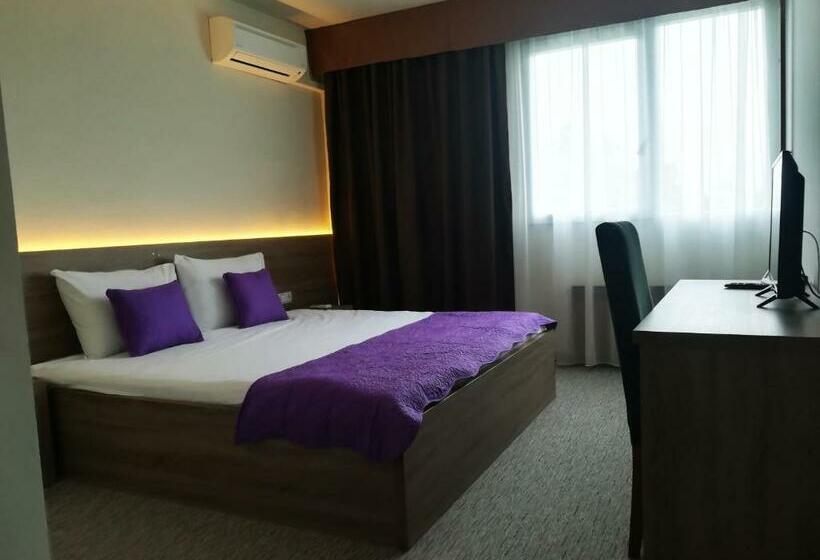 스탠다드 룸, Kutina