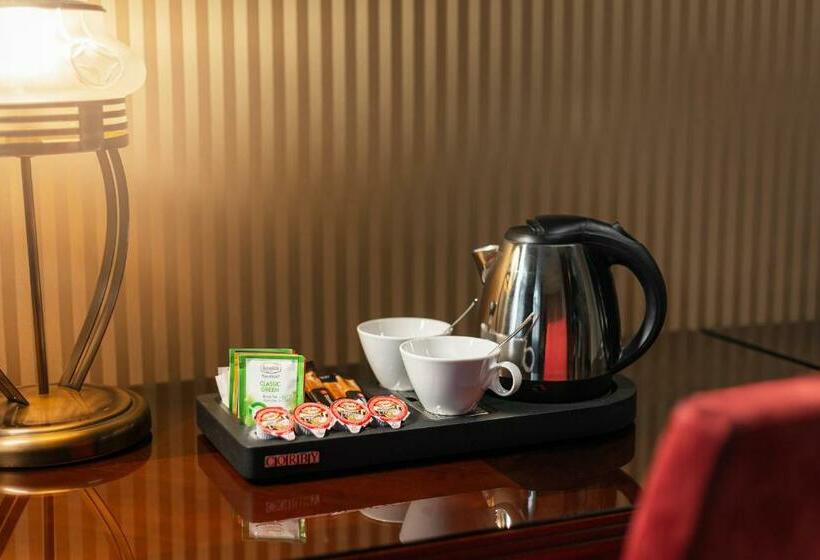 اتاق لوکس, Paris Prague