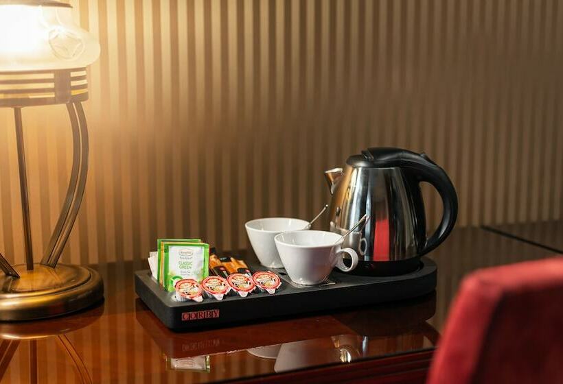 اتاق لوکس, Paris Prague