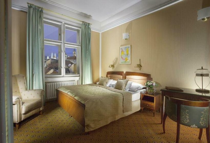 اتاق اجرایی, Paris Prague