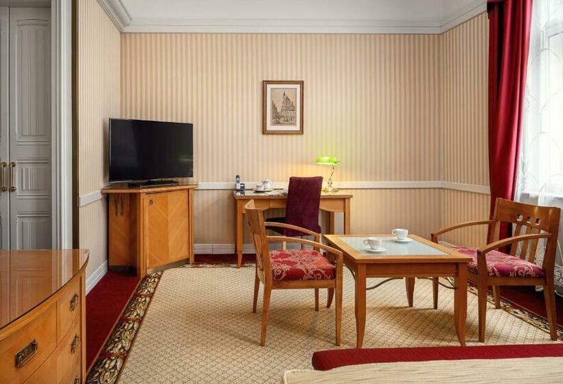 سوییت جونیور, Paris Prague