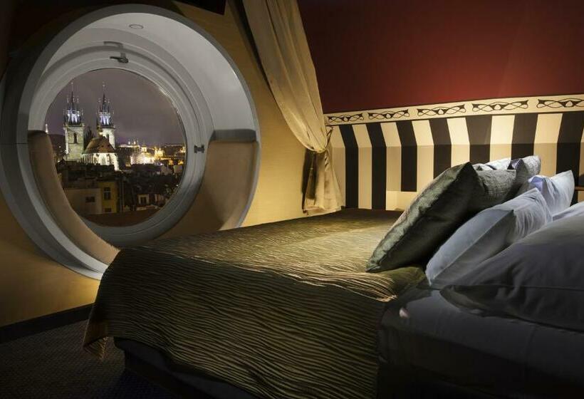 سوییت, Paris Prague