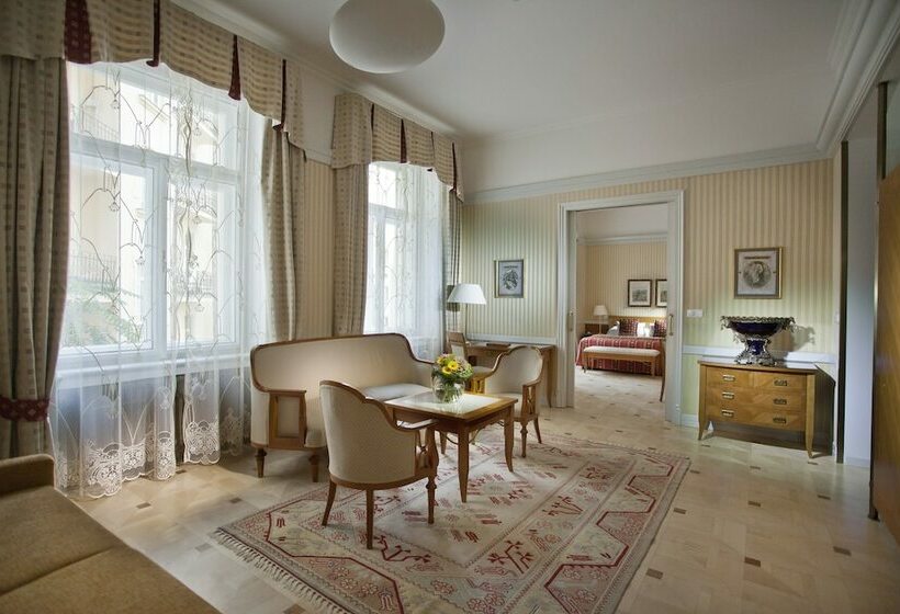 سوییت, Paris Prague