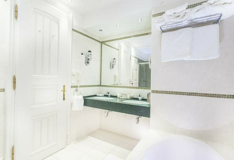 سوییت, Paris Prague