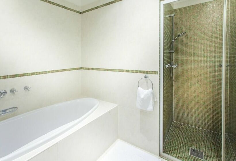 سوییت, Paris Prague