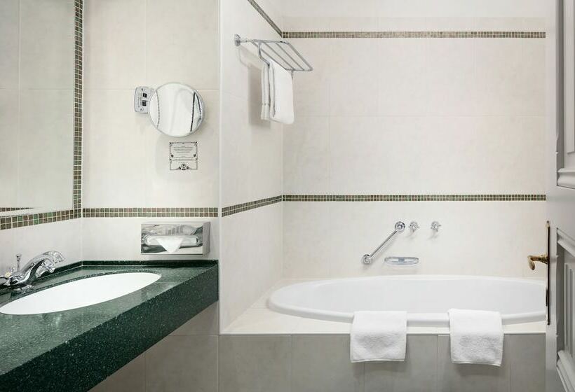 سوییت, Paris Prague