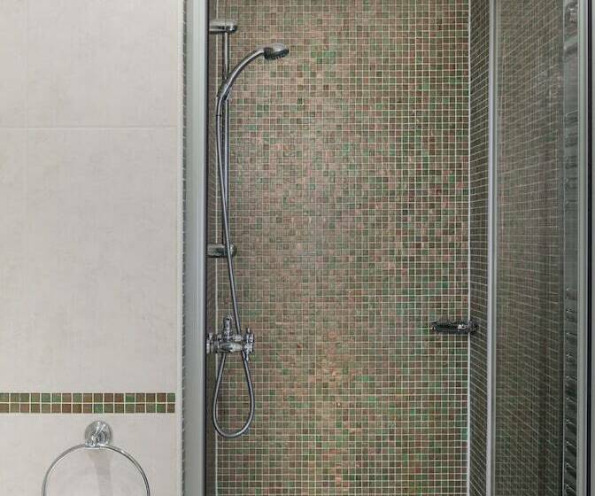 سوییت, Paris Prague