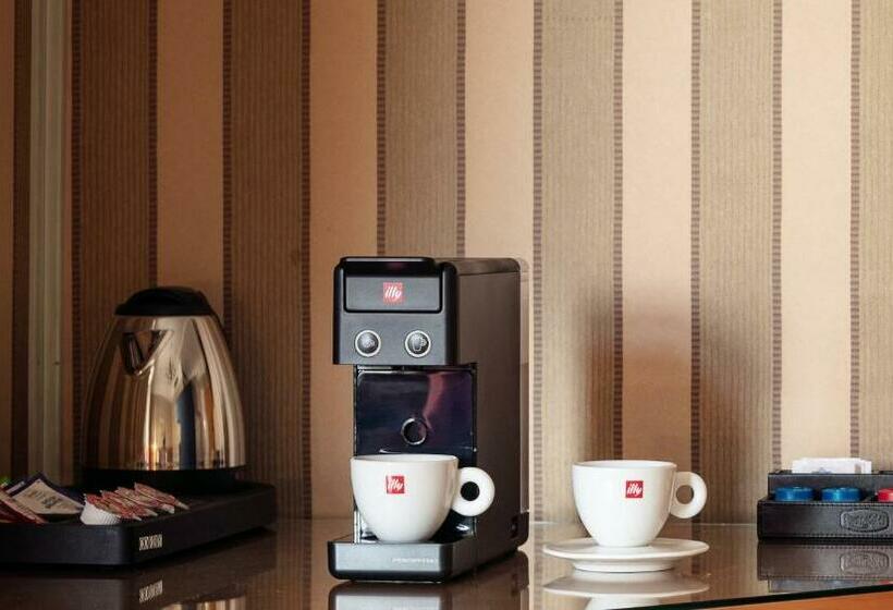 سوییت سوپریور, Paris Prague