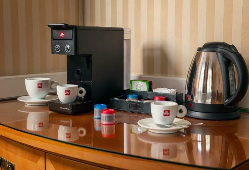 مجموعه ویستا شهر, Paris Prague