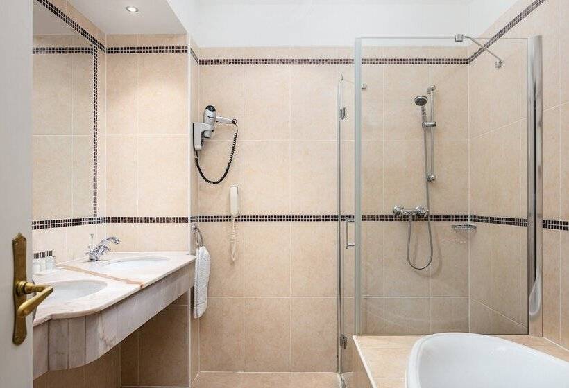 سوییت جونیور, Paris Prague