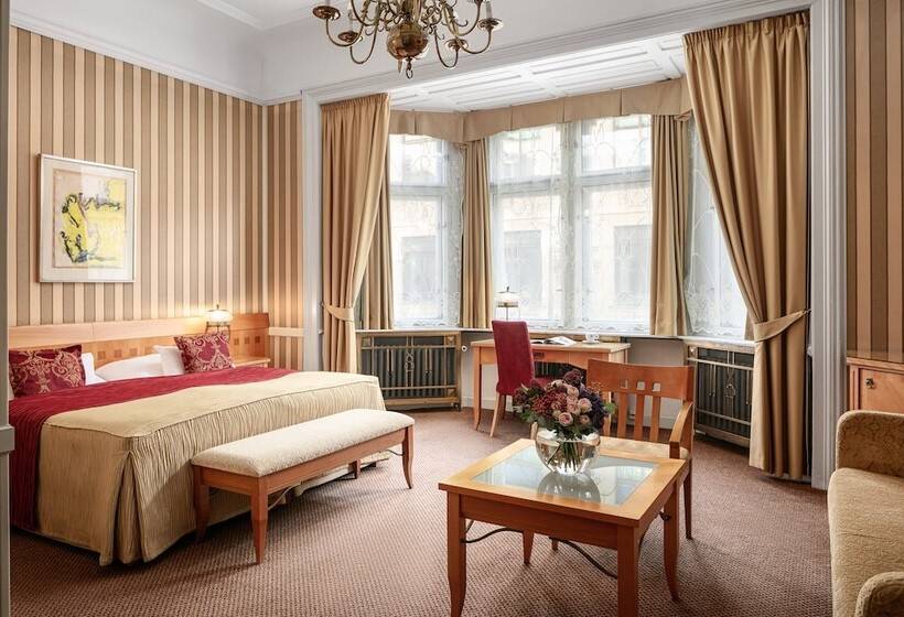 سوییت جونیور, Paris Prague