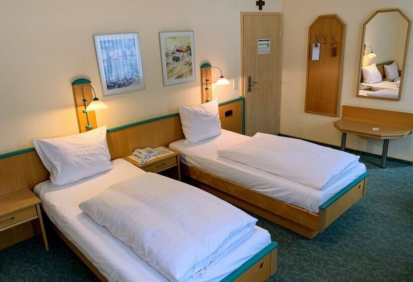 스탠다드 트리플 룸, Parkhotel Fulda