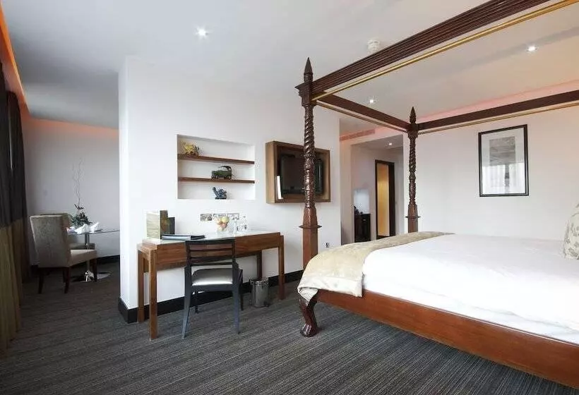 ジュニアスイート, Rochestown Park Hotel & Leisure Centre