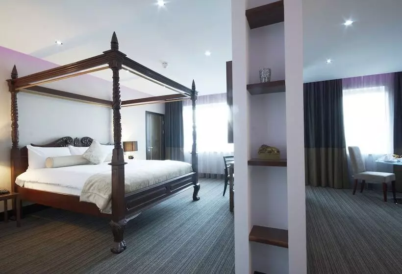 ジュニアスイート, Rochestown Park Hotel & Leisure Centre