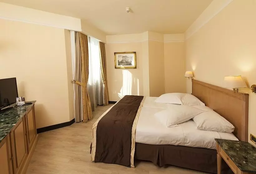سوییت, Shg Hotel De La Ville