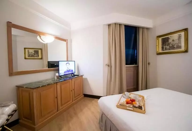 سوییت, Shg Hotel De La Ville